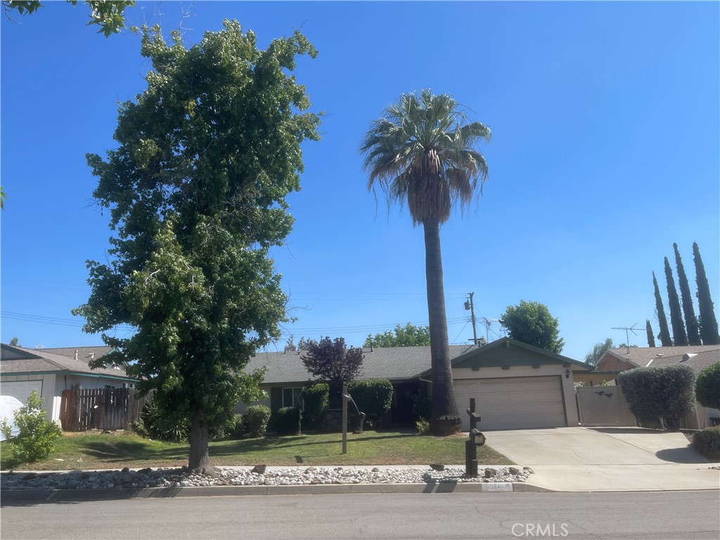 Beautiful 2 bedrooms, 2 bath, single story home, nestled in a quaint cul-de-sac neighborhood, 1,192 sq. ft home, 7,592 sq. ft lot, easy access to local schools, shopping centers, parks, and major freeways, ensuring that all your daily needs and leisure activities are just a short drive away.
Experience the best of Yucaipa living at 35241 Santa Rosa Dr., where comfort, style, and convenience come together to create the perfect home