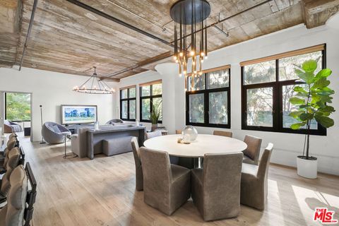 Photo of 1100 S Grand Avenue #A205, Los Angeles, CA 90015 (MLS # 26734101)