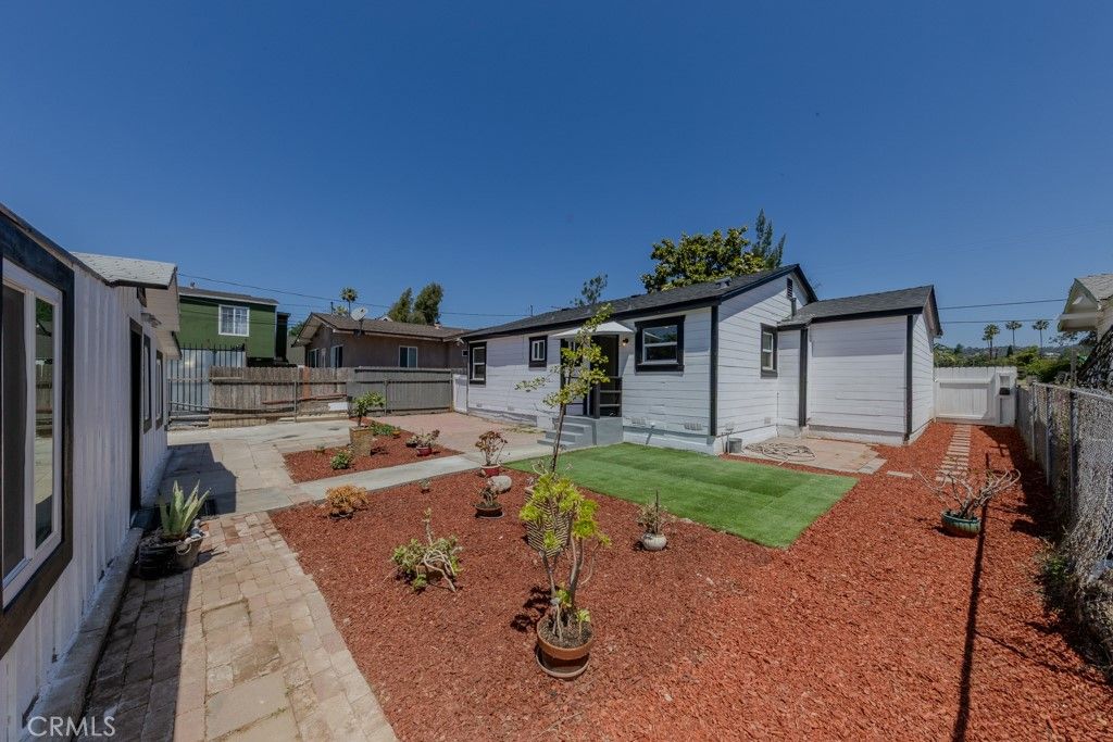 listing image 130726481191834420309