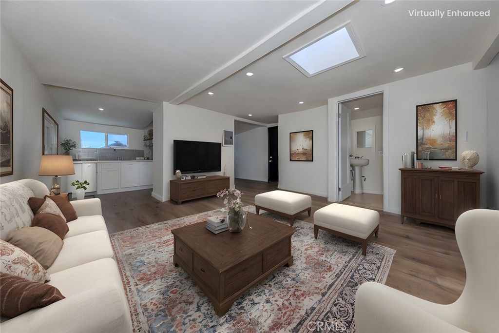 listing image 130723523945881040258