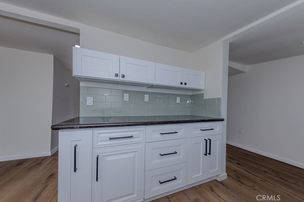 listing image 130726237721841297581