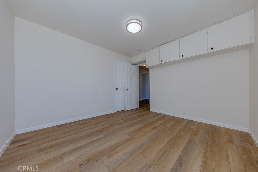 listing image 130724138920439640685