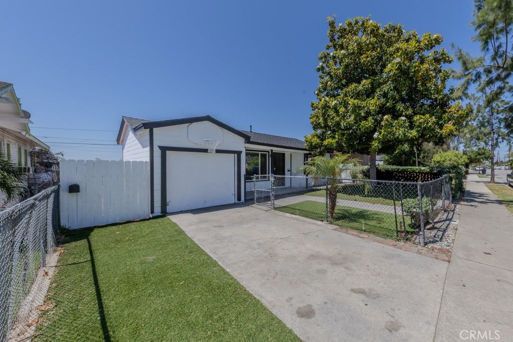 listing image 130722518393804016299