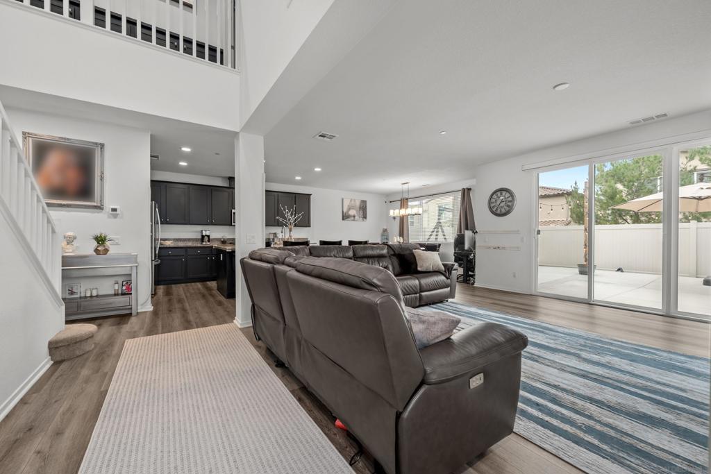 38512 Rosegate Pl