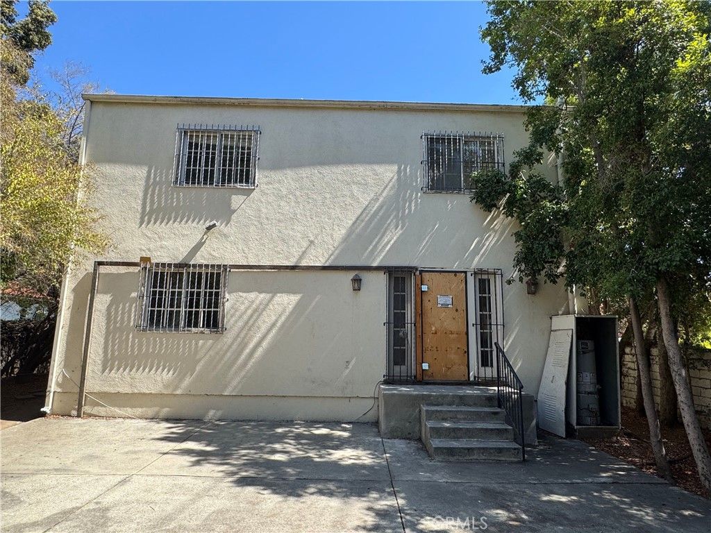 Photo of 315 N Martel Avenue, Los Angeles, CA 90036 (MLS # BB25227819)