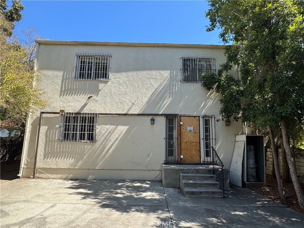 Photo of 315 N Martel Avenue, Los Angeles, CA 90036 (MLS # BB25227819)