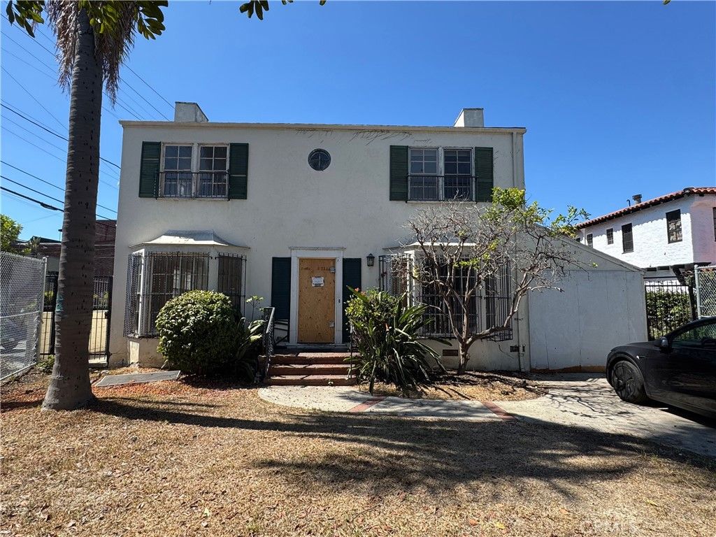 Photo of 315 N Martel Avenue, Los Angeles, CA 90036 (MLS # BB25227819)