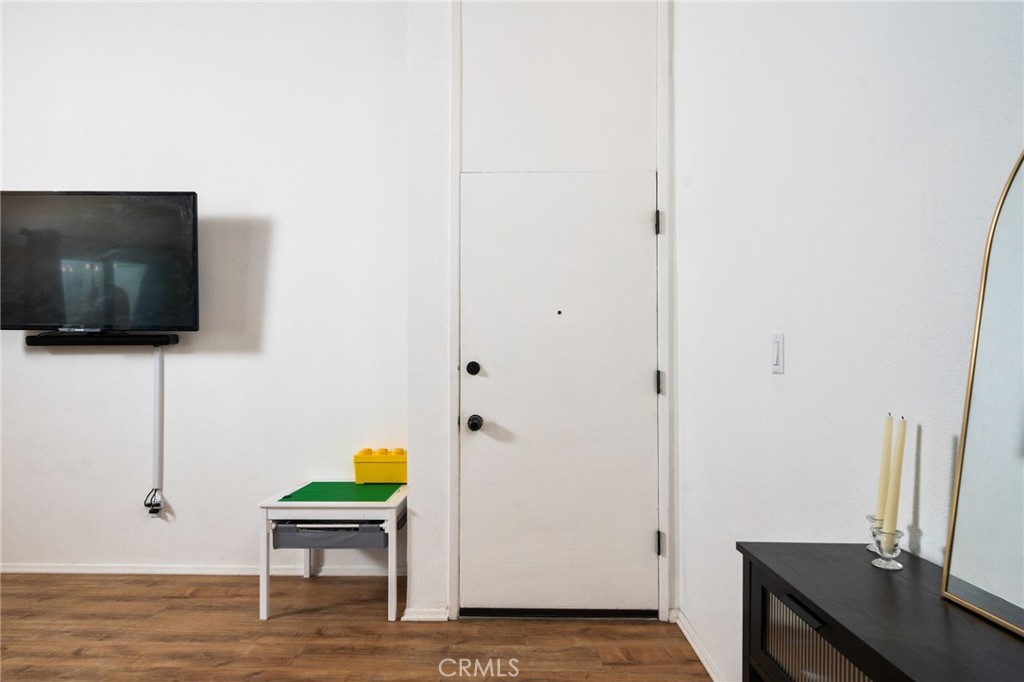 1342 W 8th Street