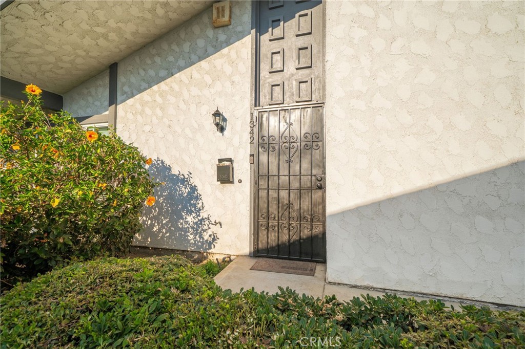 1342 W 8th Street