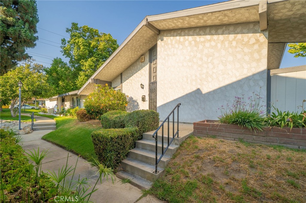 1342 W 8th Street