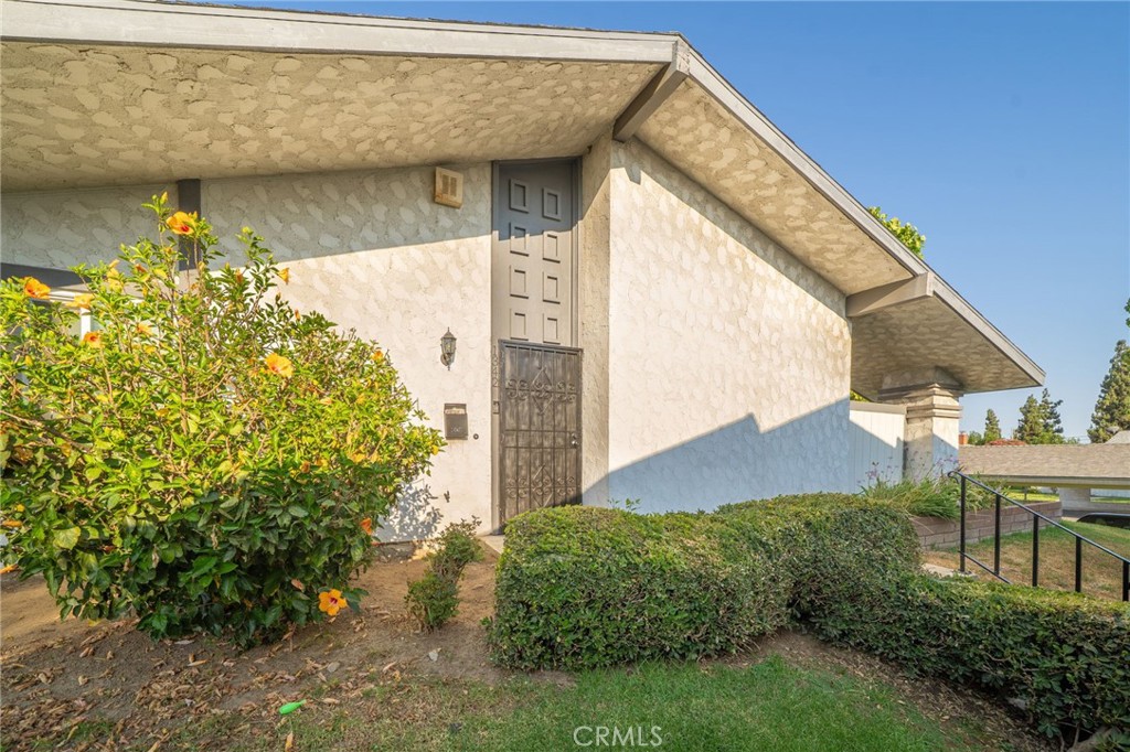 1342 W 8th Street