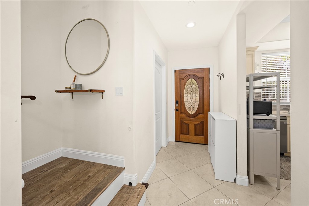 2745 Montrose Avenue 102