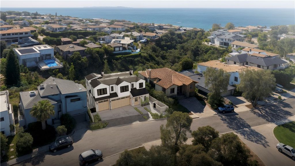 Photo of 306 Morning Canyon Rd, Corona Del Mar, CA 92625 (MLS # PW25278819)