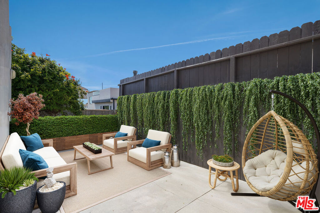 1129 2nd Street