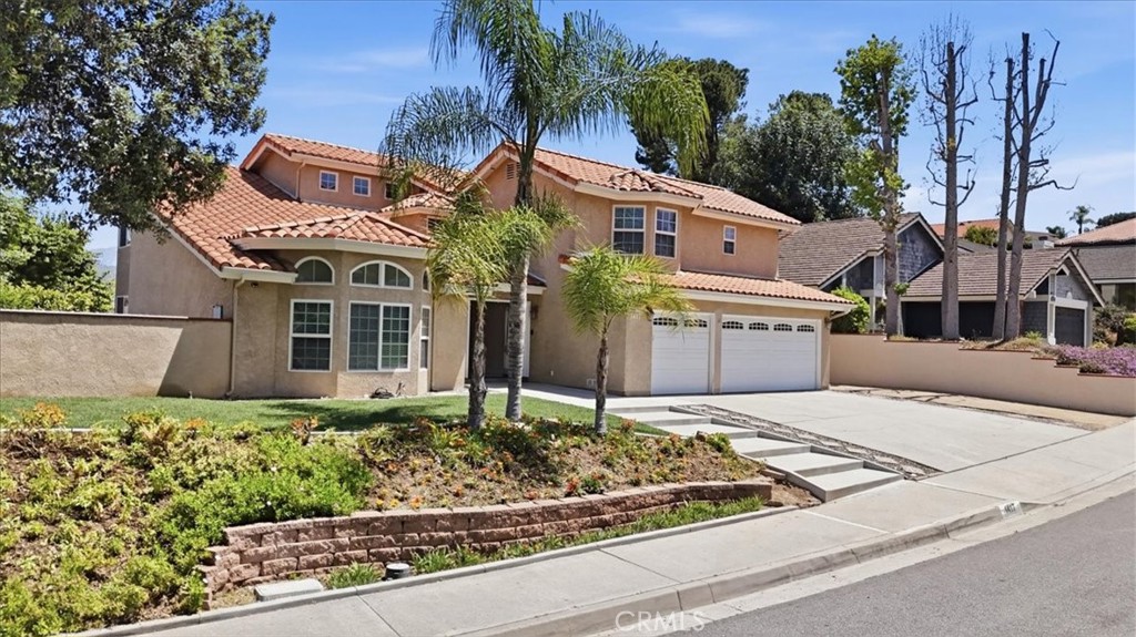 1417 Avenida Entrada