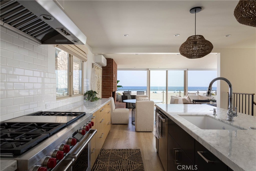 6704 W Oceanfront