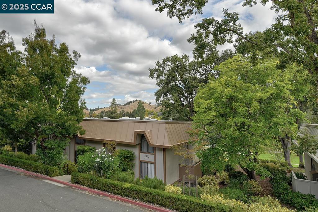ROSSMOOR - Residential