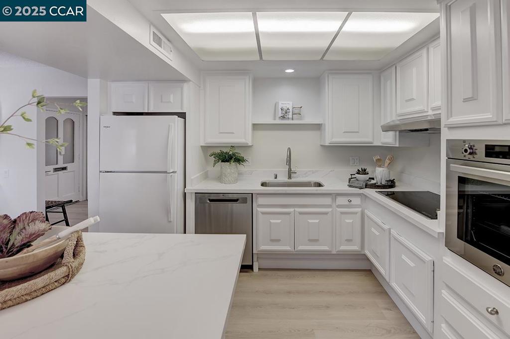 ROSSMOOR - Residential