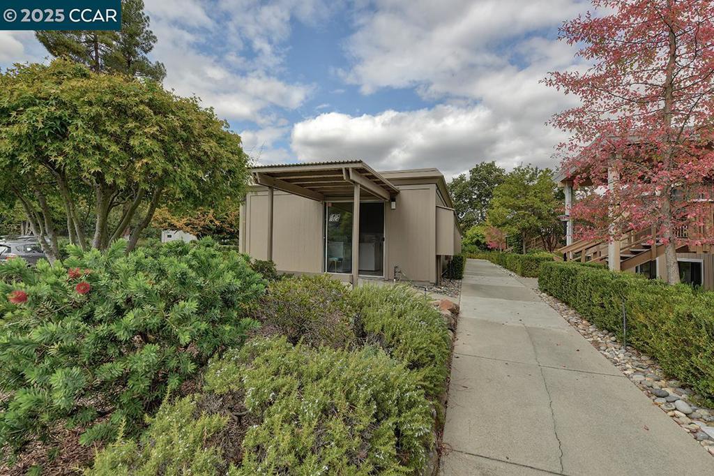 ROSSMOOR - Residential