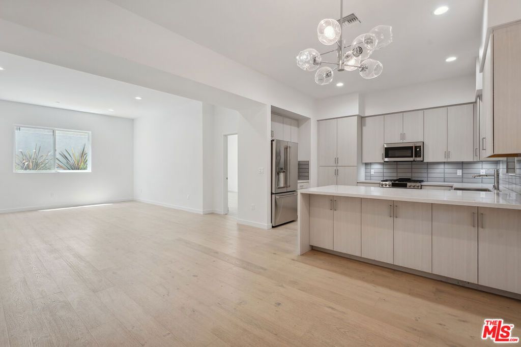 Photo of 1746 Garfield Place #102, Los Angeles, CA 90028 (MLS # 25604889)