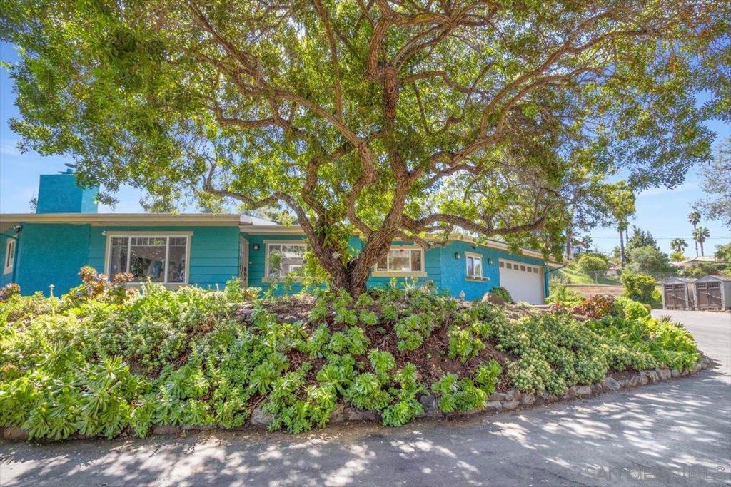 1131 Vale Terrace Dr