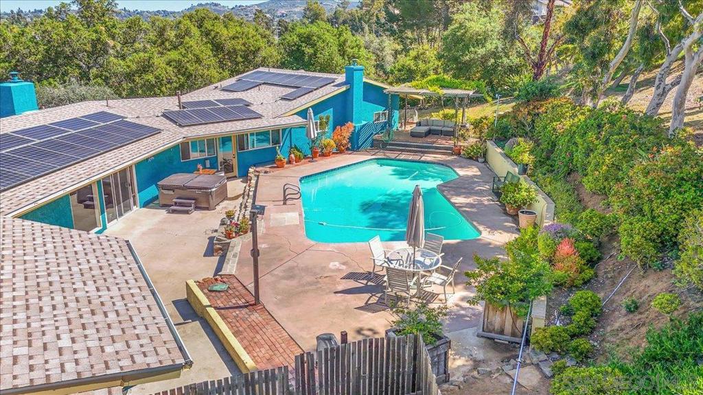 1131 Vale Terrace Dr