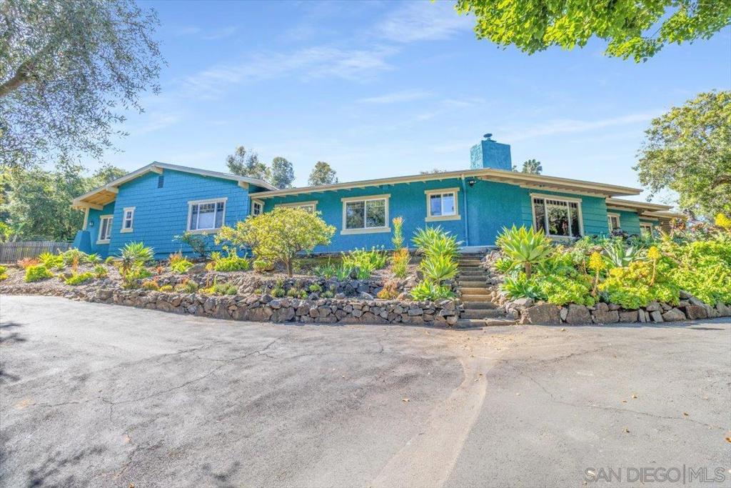 1131 Vale Terrace Dr