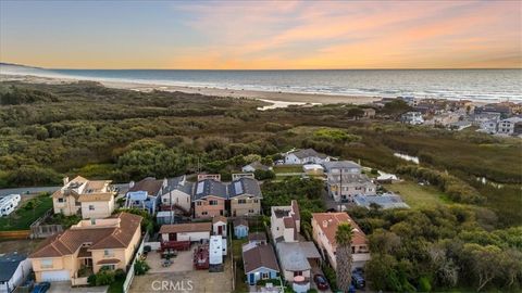 Photo of 550 Honolulu AVE Ave, Oceano, CA 93445 (MLS # SC25245780)