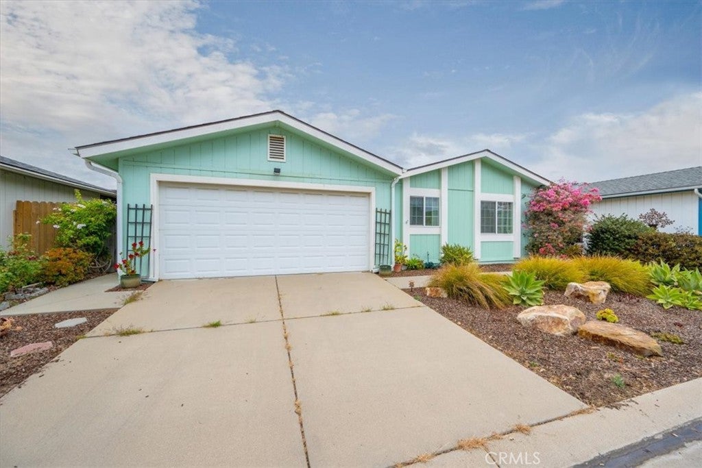 927 Vista Del Rio