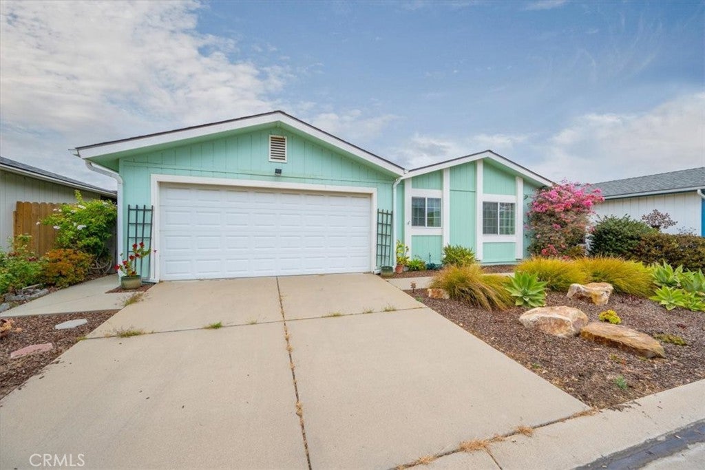 927 Vista Del Rio