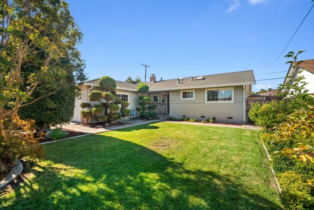 listing image 130721048562567799833