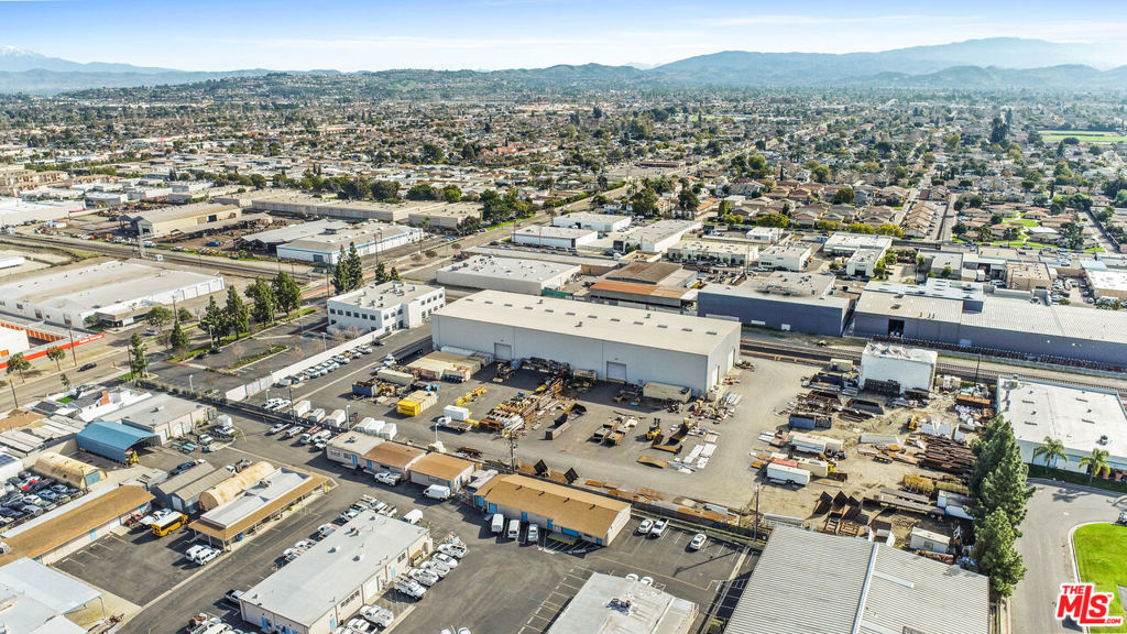 500 W Collins Avenue