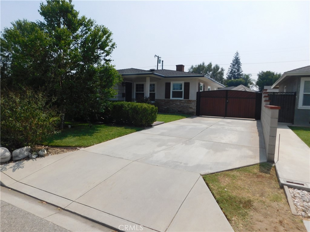 620 N La Sena Avenue