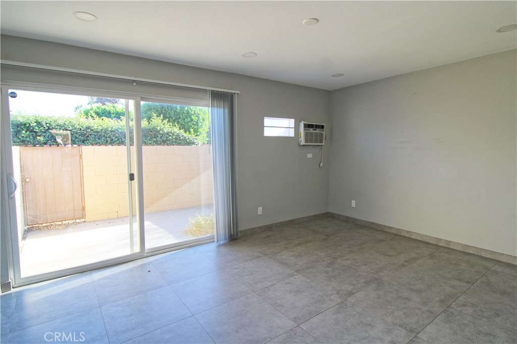 Central Palm Springs (33215) - Residential Lease