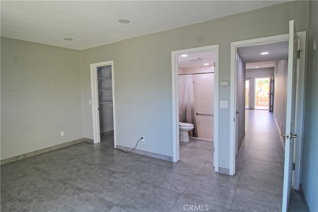 Central Palm Springs (33215) - Residential Lease