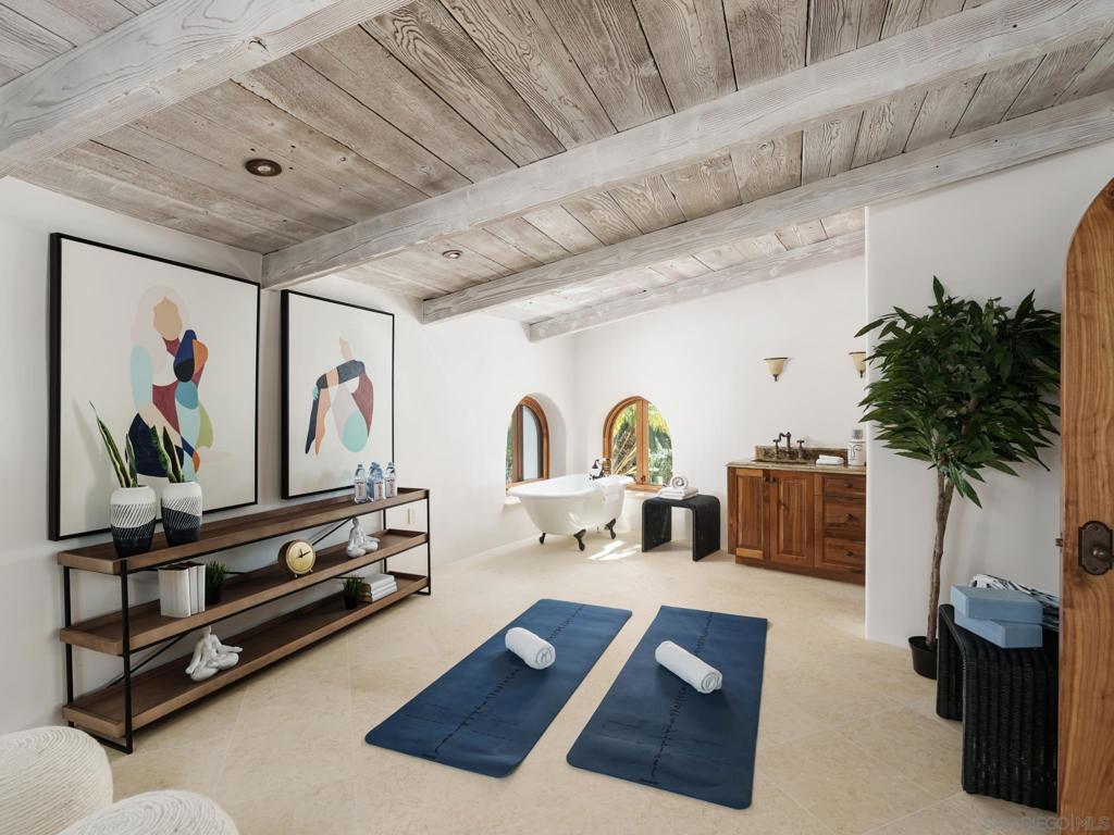 Rancho Santa Fe - Residential