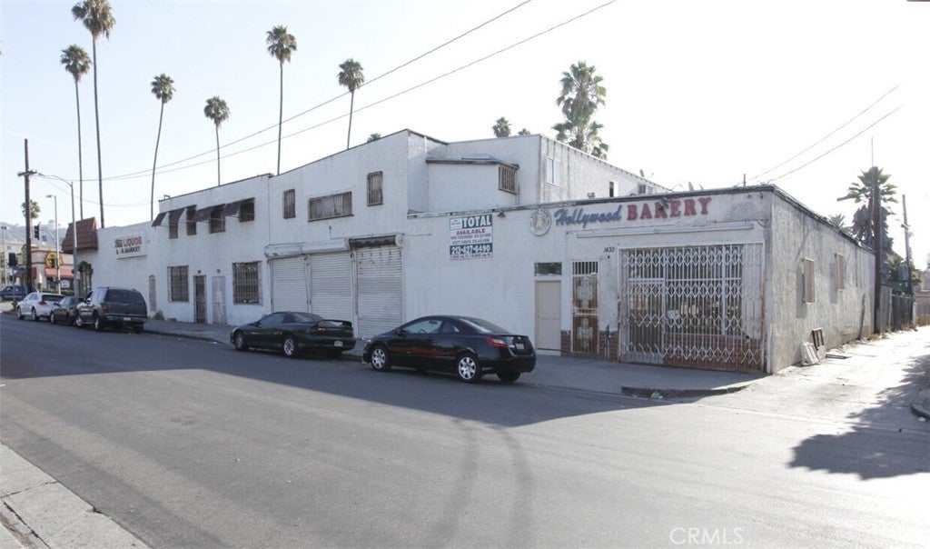 5326 W Sunset