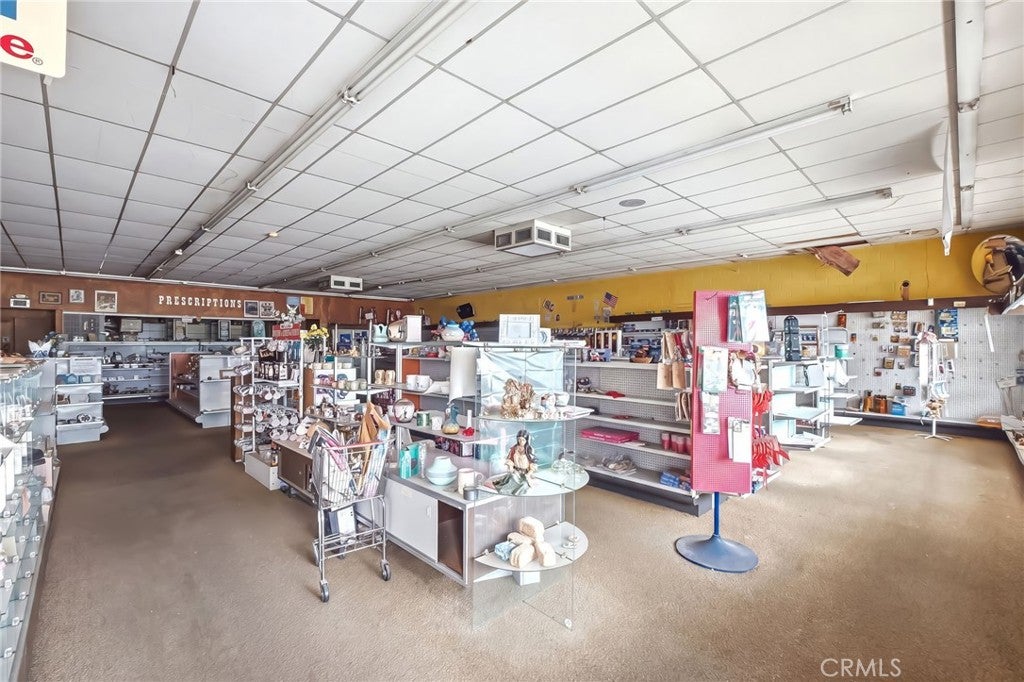 1101 W Broadway