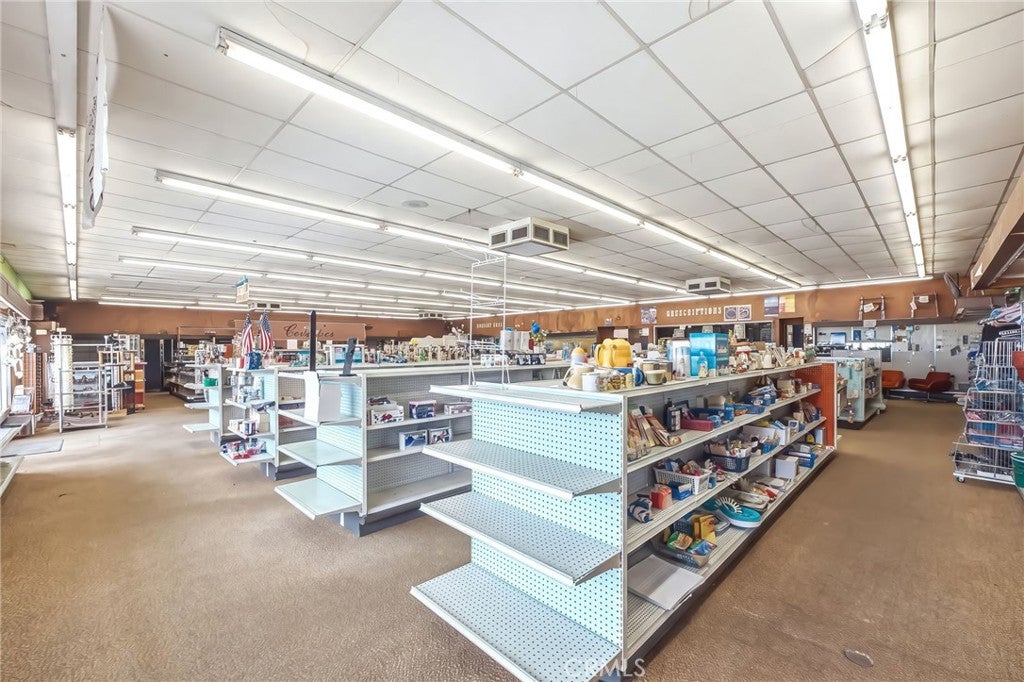 1101 W Broadway