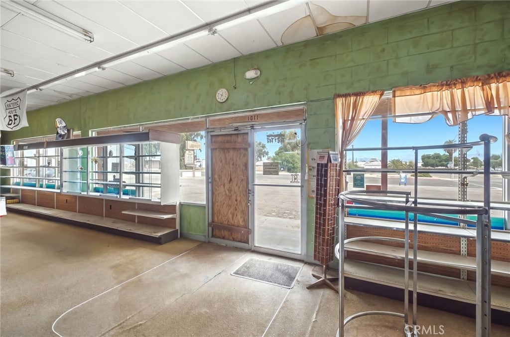 1101 W Broadway