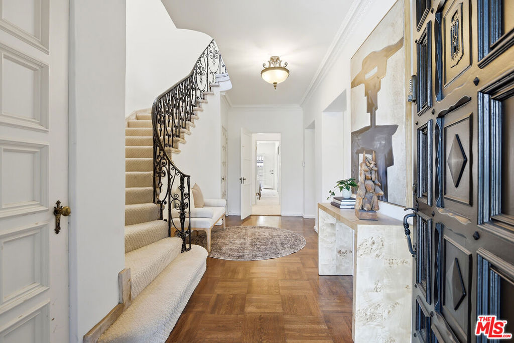 108 S Formosa Avenue