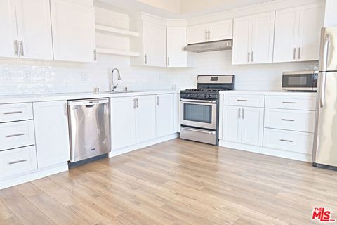 Photo of 842 11th St St #6, Santa Monica, CA 90403 (MLS # 26651371)