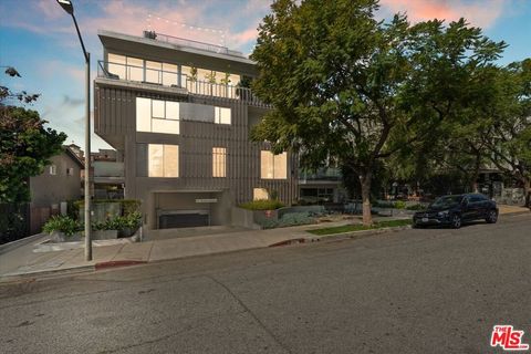 Photo of 1345 Havenhurst Drive #4, West Hollywood, CA 90046 (MLS # 26657521)