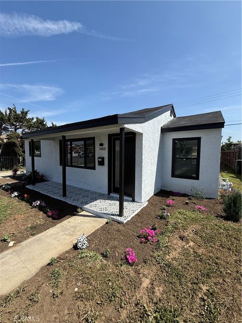Photo of 14102 S Parmelee Ave, Compton, CA 90222 (MLS # CV26068741)