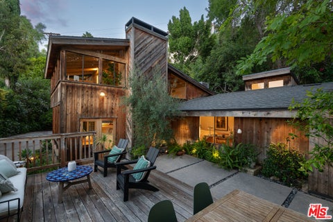Photo of 4100 Madelia Avenue, Los Angeles, CA 91403 (MLS # 26886221)