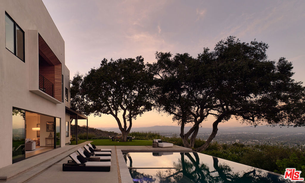 13331 Mulholland Drive