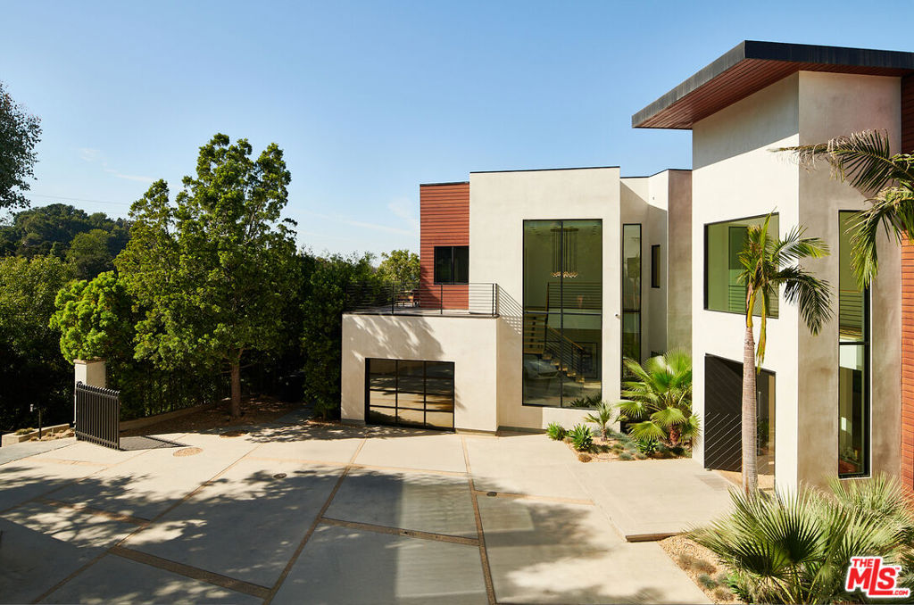 13331 Mulholland Drive