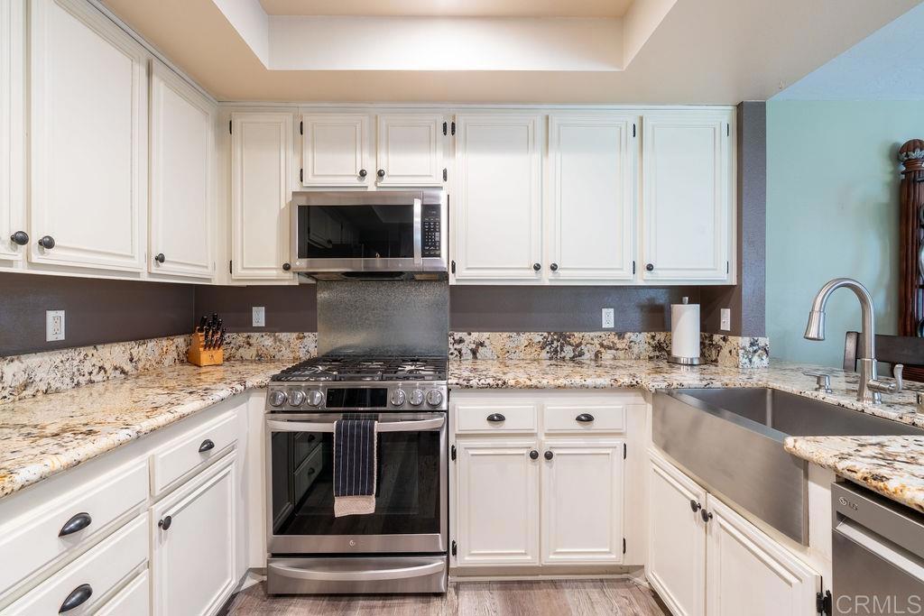 1302 El Corral Lane