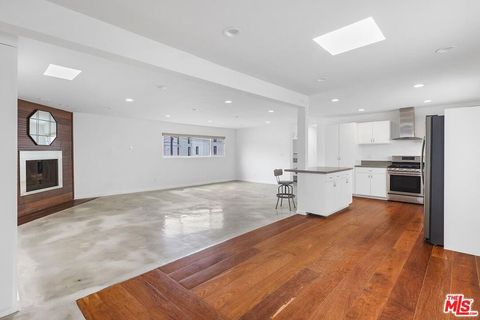 Photo of 25 Ironsides Street, Marina Del Rey, CA 90292 (MLS # 26648859)