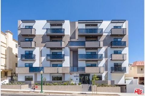 Photo of 2250 Fox Hills Dr #103, Los Angeles, CA 90064 (MLS # 26649977)